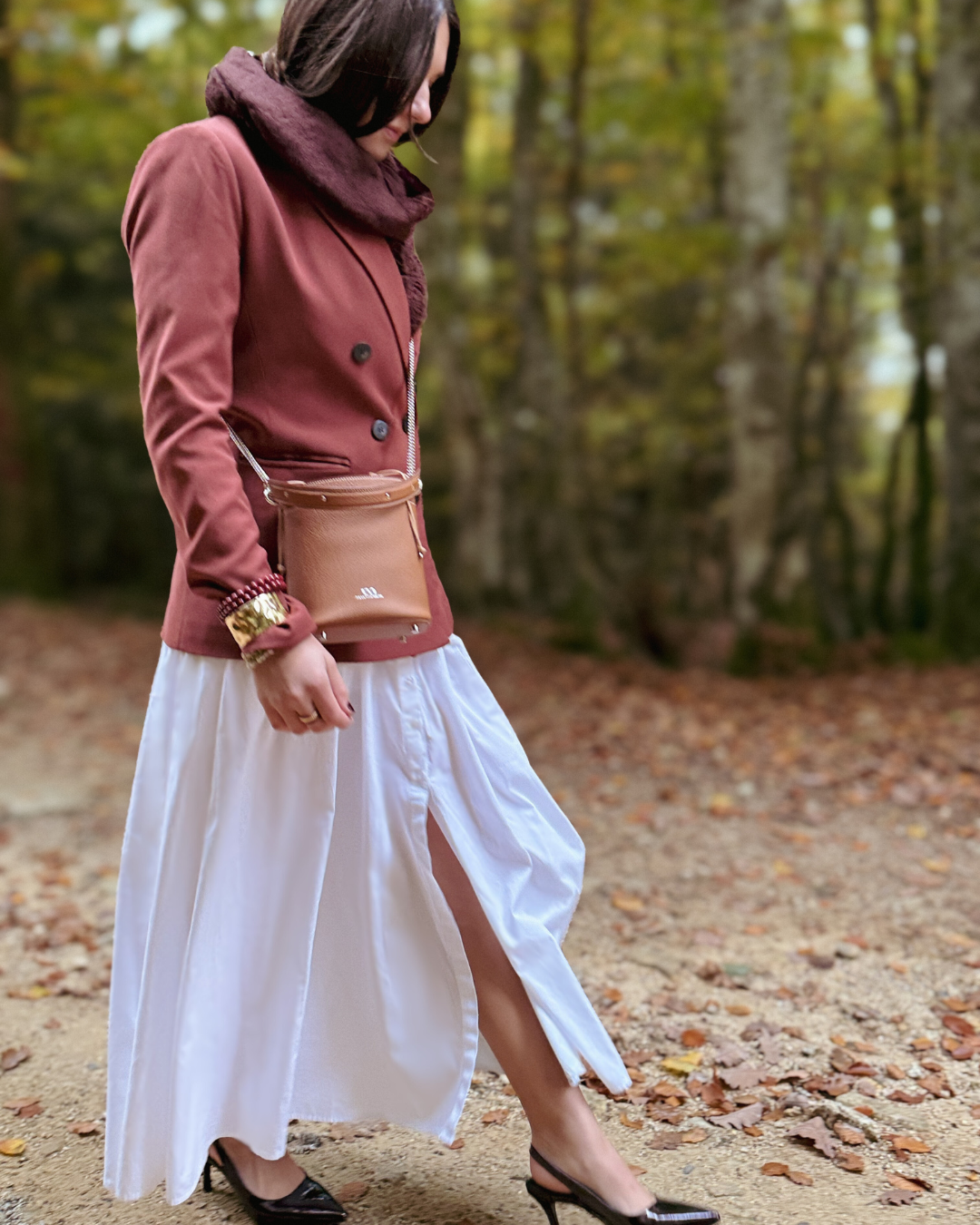 SoSo - Small leather bag, hand-carried and shoulder-strapped - Made to order