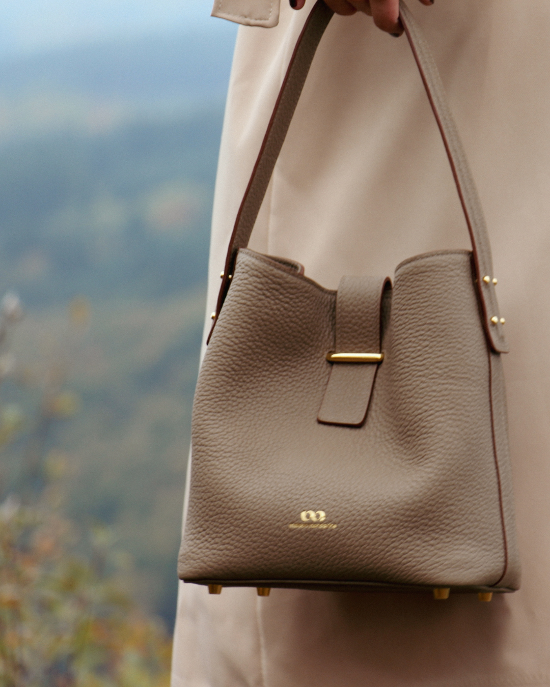 MYSTI - Leather bag for hand and shoulder - Made to order