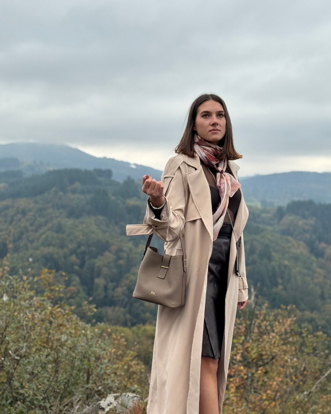 MYSTI - Leather bag for hand and shoulder - Made to order